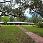 Tropical Marina & Resort On Lake Beresford