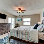 Oceanfront Sunrise 2 Bed 2 Bath Condo With Pool