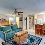 Good Old Days Cottage King Bed Pet Friendly