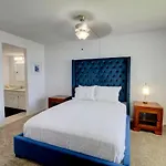El Matador 167 - Sixth Floor Unit With Easy Access To All Amenities