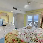 El Matador 458 - Gulf Front With Beautiful Views Of The Gulf And Pool