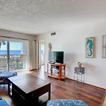 El Matador 428 - Gulf Front With Beautiful Views Of The Gulf And Pool