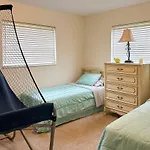 Quiet Venice Retreat With Private Lanai And Pool!