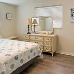 Quiet Venice Retreat With Private Lanai And Pool!