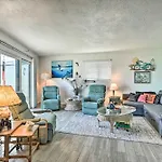 Daytona Beach Retreat With Views And Pool Access!