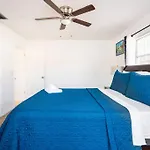 Perfectly Situated 2-Br Residential Home In Largo- Close To Beach And Everything!!