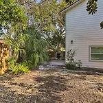 St Petersburg Hideaway With Fire Pit And Grill!