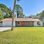 Pet-Friendly Crystal River Home With Hot Tub!