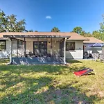 Pet-Friendly Crystal River Home With Hot Tub!