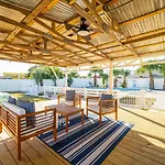 Bb Unit 8 - Chic Studio Suite W/ Cabana & Pool Steps To Beach!