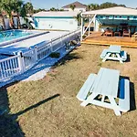 Bb Unit 8 - Chic Studio Suite W/ Cabana & Pool Steps To Beach!