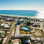 Bb Unit 8 - Chic Studio Suite W/ Cabana & Pool Steps To Beach!