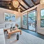 Luxe Brandon Oasis With Private Pool And Hot Tub!