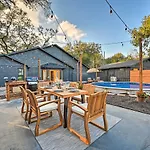 Luxe Brandon Oasis With Private Pool And Hot Tub!