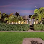 Hollys Hacienda With Heated Pool And Patio Area