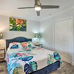 Indian Rocks Beach Retreat, Walk To Beaches!