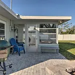 Venice Home With Fire Pit And Grill 2 Mi To Beach!
