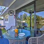 Modern Seminole Home With Patio, 3 Mi To Beach!