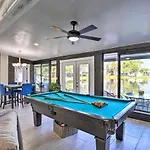 Modern Seminole Home With Patio, 3 Mi To Beach!