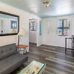 Bungalow 1 Minute From The Beach Suite #4