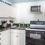 Bungalow 1 Minute From The Beach Suite #4