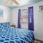 Bungalow 1 Minute From The Beach Suite #4