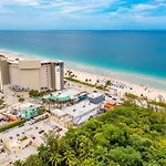 The Purple Pelican Beachfront With Ocean Balcony Unit 2