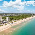The Purple Pelican Beachfront With Ocean Balcony Unit 2