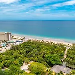 The Purple Pelican Beachfront With Ocean Balcony Unit 2