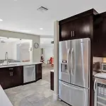 Hollywood Villa Close To The Beach W/Heated Pool