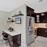 Hollywood Villa Close To The Beach W/Heated Pool