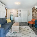Chic Riverside Studio