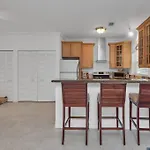 Peaceful Hideaway Half Mile To Beach Pet Friendly