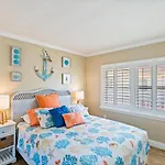 515 Madeira Norte Condo