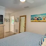 Juno Beach House With Private Pool Walk To Beach!