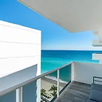 Amazing 2Br 2Ba Newly Reno Beachfront Apt W/Beach View