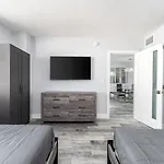 Amazing 2Br 2Ba Newly Reno Beachfront Apt W/Beach View