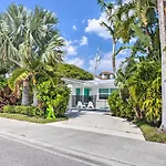Juno Beach House With Private Pool Walk To Beach!