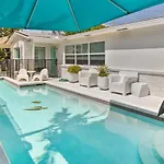 Juno Beach House With Private Pool Walk To Beach!
