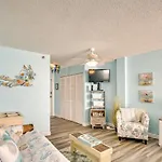 Updated Daytona Beach Oceanfront Studio!