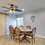 Charming Home With Yard About 5 Mi To Clearwater Beach!