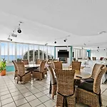 One Seagrove Place 1003