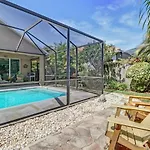 Cozy Beach House - 5 Minutes From Vanderbilt Beach