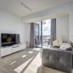 Moderno Residences By Bay Breeze