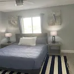 Sunny Palms Inn