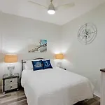 Madeira Bay Resort At Johns Pass