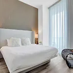 Luxury Condo Hotel High Ceiling Ocean Front