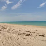Cozy Home With Community Pools And Beach Access!
