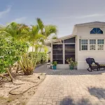 Cozy Home With Community Pools And Beach Access!