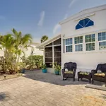 Cozy Home With Community Pools And Beach Access!
